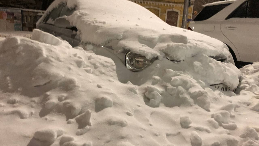 В Саратове из-за уборки снега закроют две улицы: автомобили нарушителей отправят на штрафстоянку