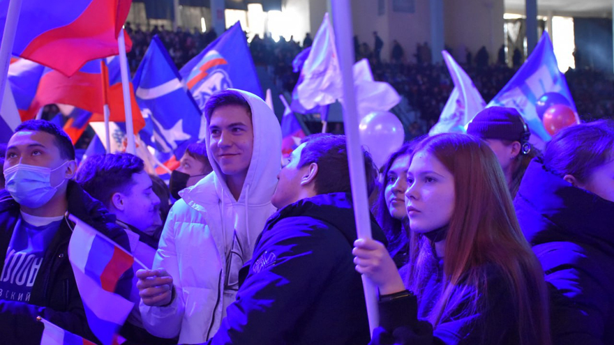 В Саратове прошел митинг в честь 8-летия воссоединения Крыма с Россией