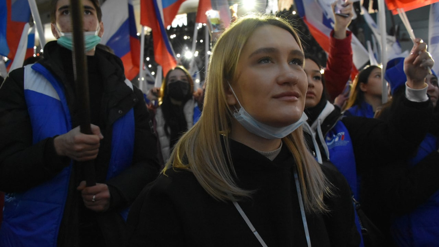 В Саратове прошел митинг в честь 8-летия воссоединения Крыма с Россией