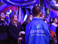 В Саратове прошел митинг в честь 8-летия воссоединения Крыма с Россией