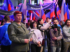 В Саратове прошел митинг в честь 8-летия воссоединения Крыма с Россией