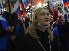 В Саратове прошел митинг в честь 8-летия воссоединения Крыма с Россией