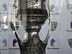 Главный трофей Континентальной хоккейной лиги и игрушкопад: Кристалл дома крупно обыграл Челны