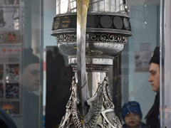 Главный трофей Континентальной хоккейной лиги и игрушкопад: Кристалл дома крупно обыграл Челны