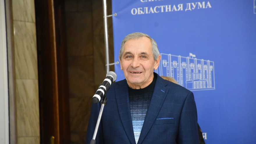 В Саратовской областной думе повесили портреты бородатых мужчин: глава Общественной палаты предложил оставить их там навсегда