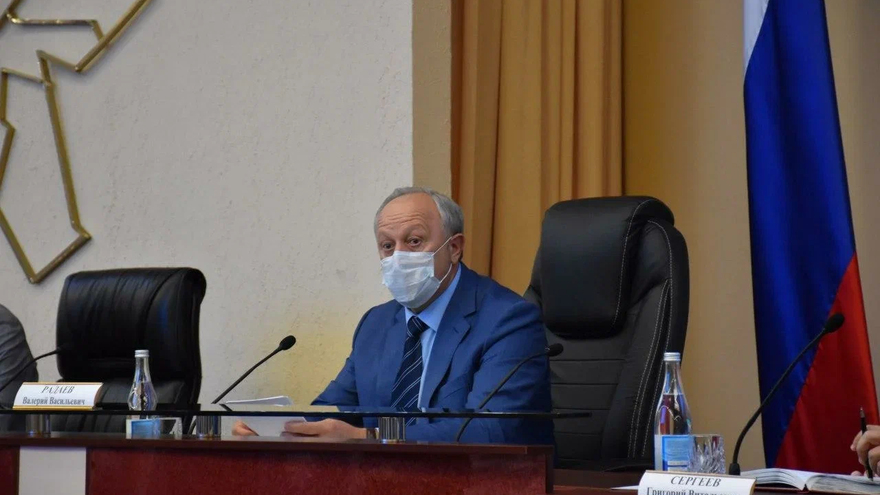 Валерий Радаев предложил поправки, которые помогут ему остаться на посту губернатора, и серьезно ухудшил положение в федеральном рейтинге