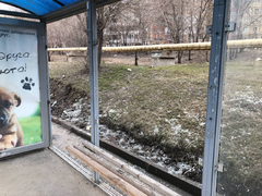 В Солнечном разбили остановку