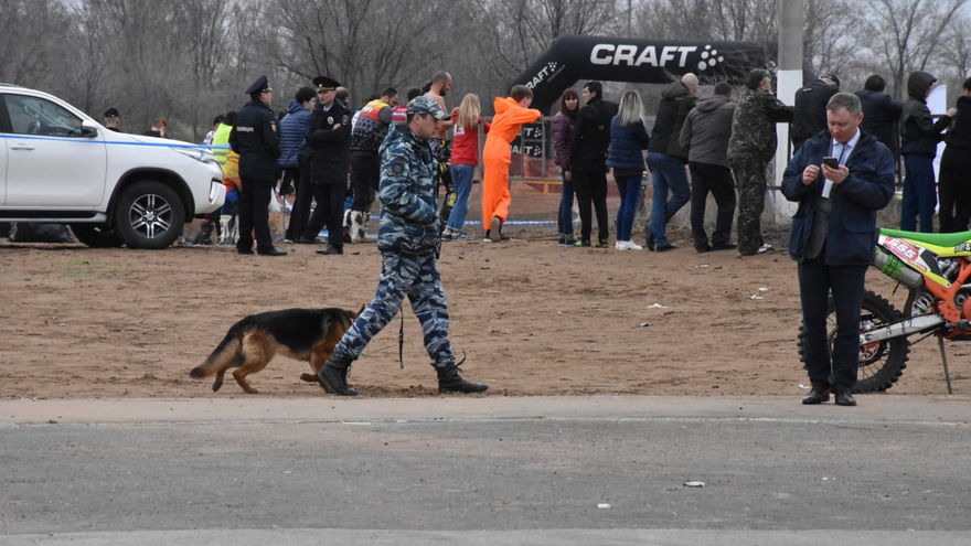 В Парке покорителей космоса проходит финал международного турнира среди мотоциклистов-экстремалов (фоторепортаж)