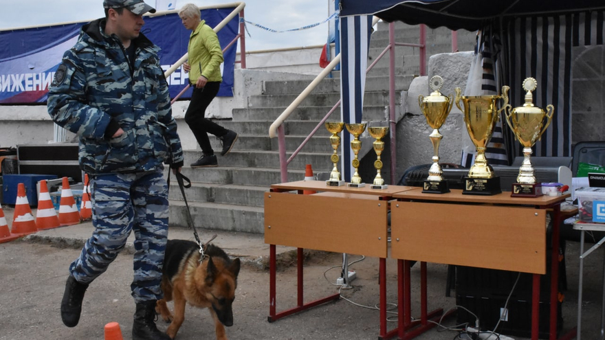 В Парке покорителей космоса проходит финал международного турнира среди мотоциклистов-экстремалов (фоторепортаж)