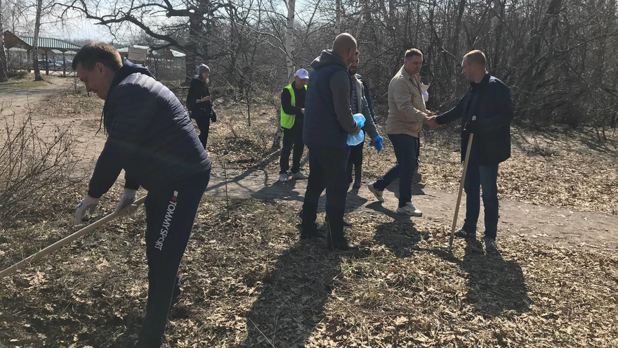 Субботник в лесу: чиновники обсудили шашлык и позвали саратовцев на уборку