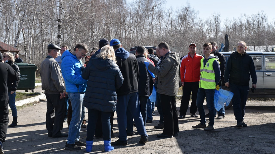 Субботник в лесу: чиновники обсудили шашлык и позвали саратовцев на уборку