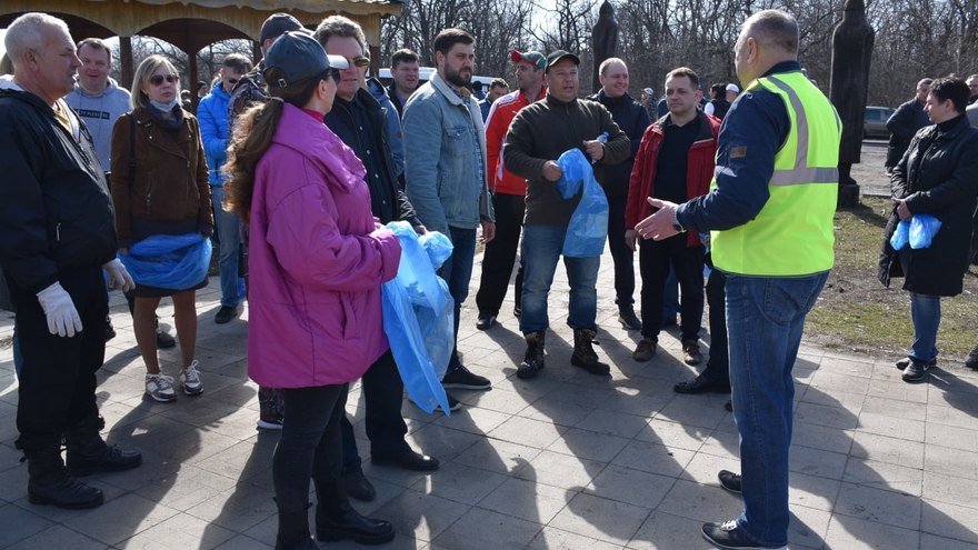 Субботник в лесу: чиновники обсудили шашлык и позвали саратовцев на уборку