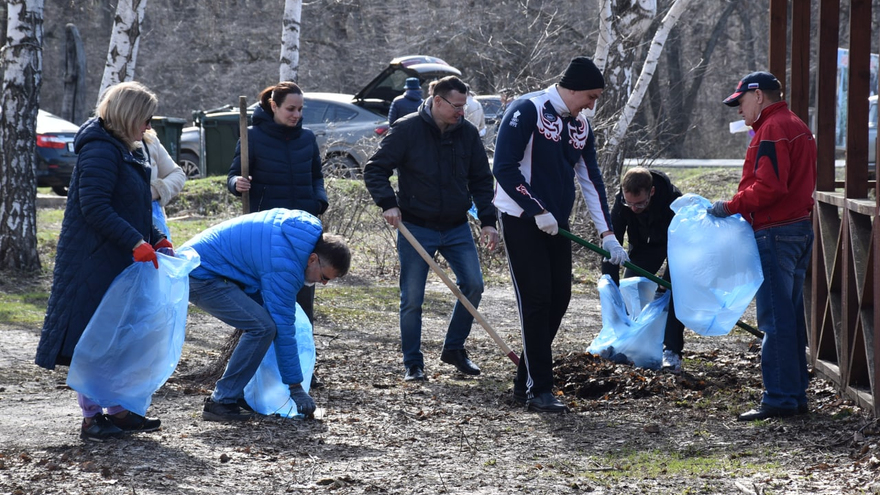 Субботник в лесу: чиновники обсудили шашлык и позвали саратовцев на уборку
