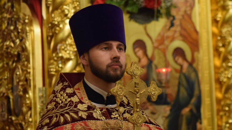 Пасха: более 500 саратовцев приняли участие в крестном ходе вокруг Свято-Троицкого собора