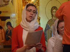 Пасха: более 500 саратовцев приняли участие в крестном ходе вокруг Свято-Троицкого собора