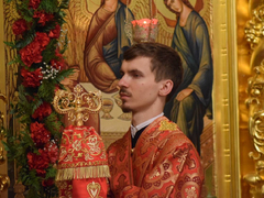 Пасха: более 500 саратовцев приняли участие в крестном ходе вокруг Свято-Троицкого собора