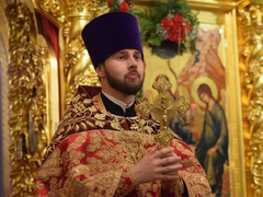 Пасха: более 500 саратовцев приняли участие в крестном ходе вокруг Свято-Троицкого собора