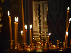 Пасха: более 500 саратовцев приняли участие в крестном ходе вокруг Свято-Троицкого собора