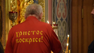 Пасха: более 500 саратовцев приняли участие в крестном ходе вокруг Свято-Троицкого собора