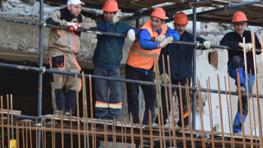 Реконструкция театра оперы и балета: на стройплощадке рухнул автокран