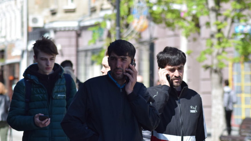 В центре Саратова прохожих тестировали на ВИЧ и дарили им презервативы