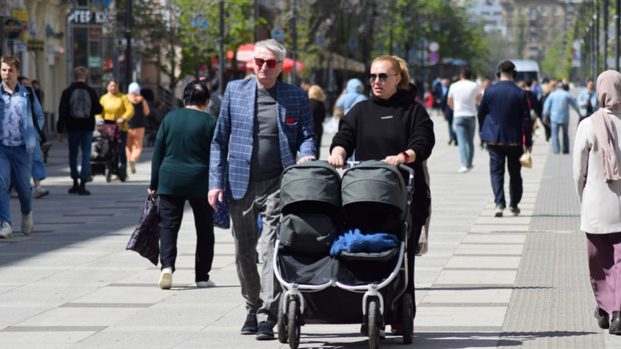 В центре Саратова прохожих тестировали на ВИЧ и дарили им презервативы