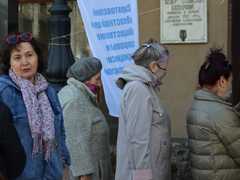 В центре Саратова прохожих тестировали на ВИЧ и дарили им презервативы