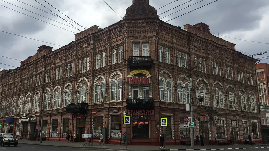 В здании бывшей гостиницы Московская планируют открыть новый отель: собственник пообещал сохранить колонны Атлантов 