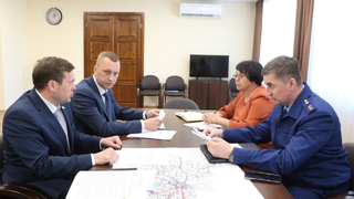 Глава правительства пообещал пресекать попытки изменить промышленное назначение земель саратовского полиграфкомбината
