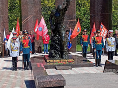 Имя погибшего на Донбассе солдата увековечили на Стене памяти в Саратове