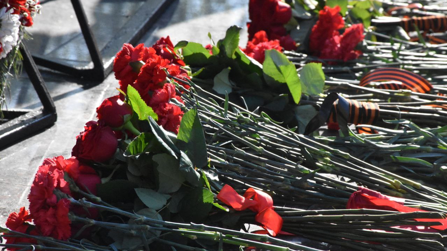 На Воскресенском кладбище почтили память погибших защитников Отечества
