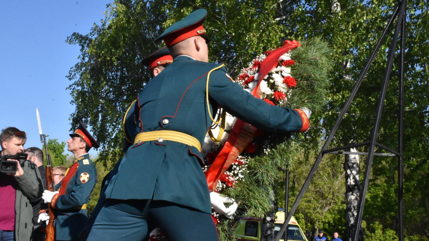 На Воскресенском кладбище почтили память погибших защитников Отечества