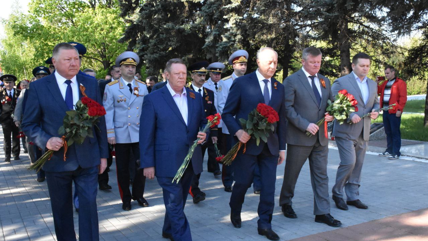 На Воскресенском кладбище почтили память погибших защитников Отечества