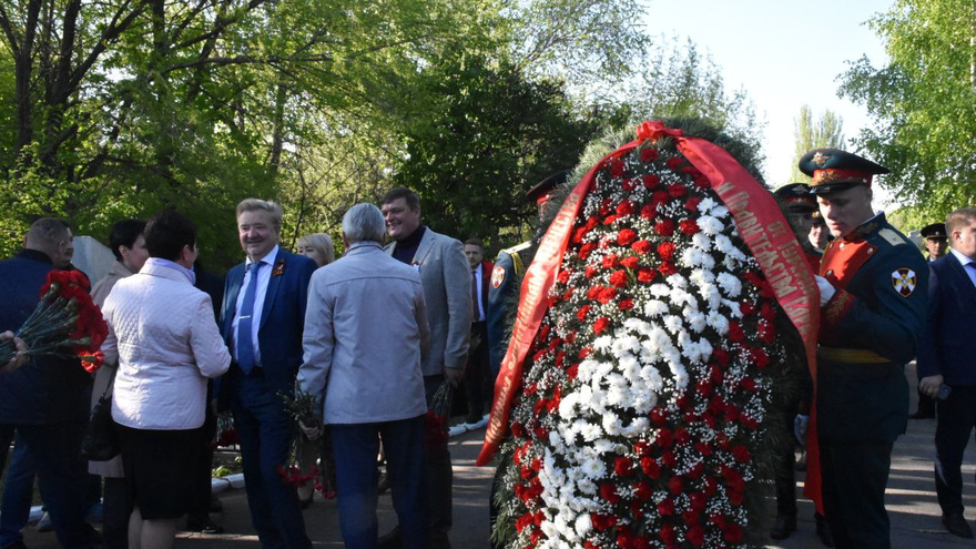 На Воскресенском кладбище почтили память погибших защитников Отечества