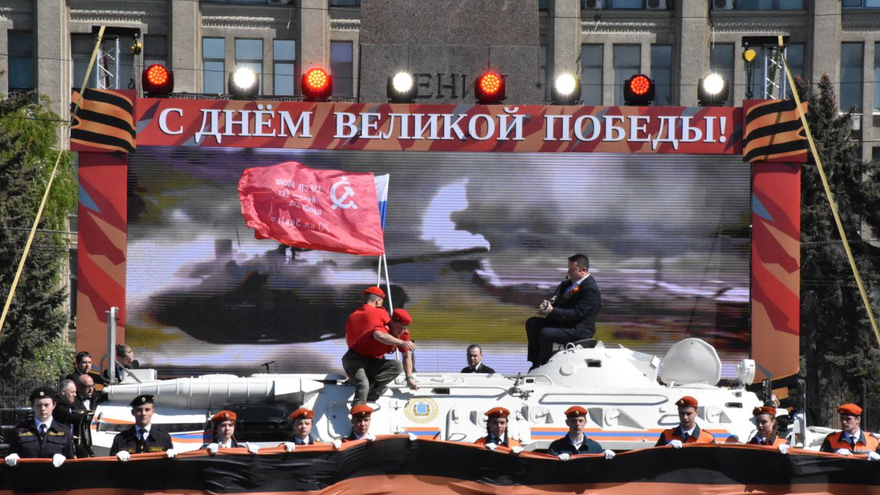 В Саратове состоялся Парад Победы (фоторепортаж)