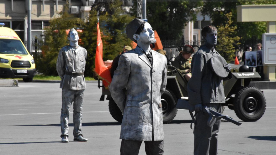 В Саратове состоялся Парад Победы (фоторепортаж)