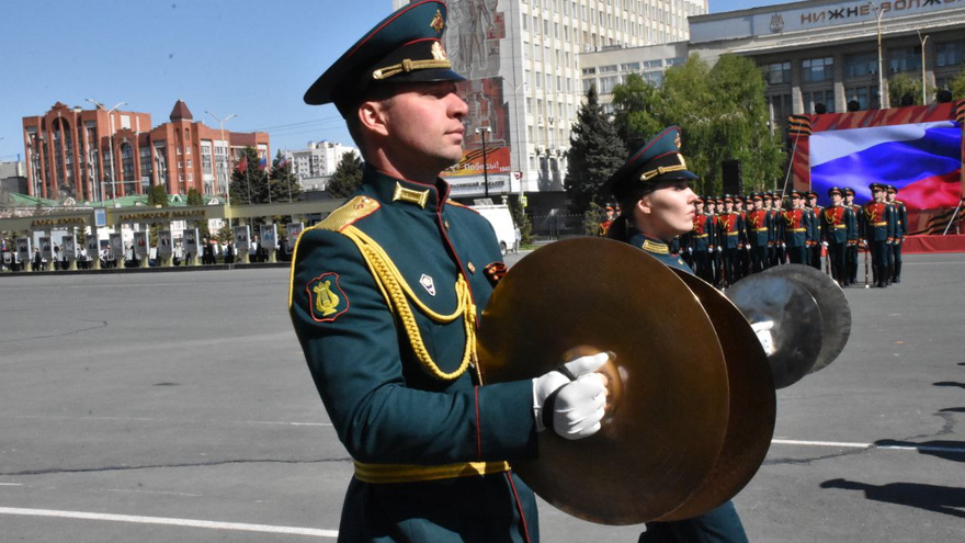 В Саратове состоялся Парад Победы (фоторепортаж)