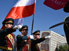 В Саратове состоялся Парад Победы (фоторепортаж)