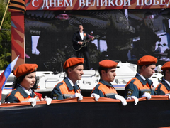 В Саратове состоялся Парад Победы (фоторепортаж)