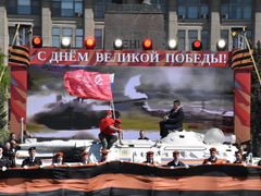 В Саратове состоялся Парад Победы (фоторепортаж)