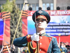 В Саратове состоялся Парад Победы (фоторепортаж)