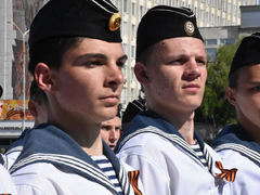 В Саратове состоялся Парад Победы (фоторепортаж)