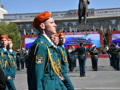 В Саратове состоялся Парад Победы (фоторепортаж)
