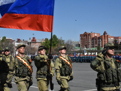 В Саратове состоялся Парад Победы (фоторепортаж)
