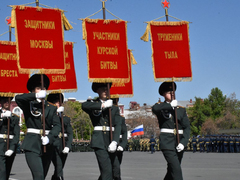В Саратове состоялся Парад Победы (фоторепортаж)