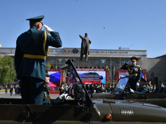 В Саратове состоялся Парад Победы (фоторепортаж)