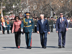 В Саратове состоялся Парад Победы (фоторепортаж)