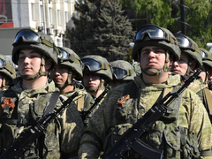 В Саратове состоялся Парад Победы (фоторепортаж)