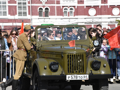 В Саратове состоялся Парад Победы (фоторепортаж)