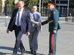 В Саратове состоялся Парад Победы (фоторепортаж)